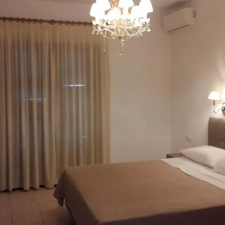 Star Paradise نيوس مارماراس