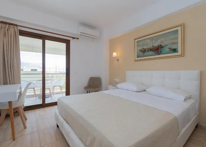 ホテル Star Paradise ネオス・マルマラス